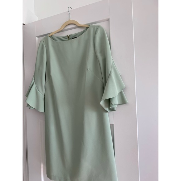 Taylor Mint Green Mid Sleeve formal dress - Picture 5 of 9